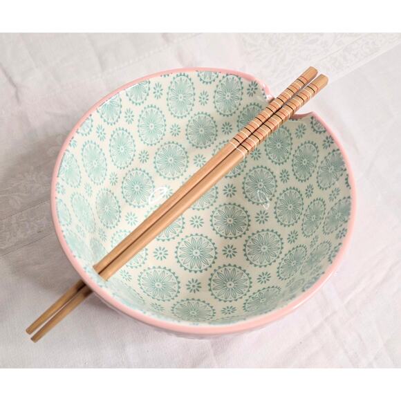 Signature Housewares 26 oz. Ramen Bowl w/Wooden Chopsticks Pink White Turquoise - Picture 2 of 6